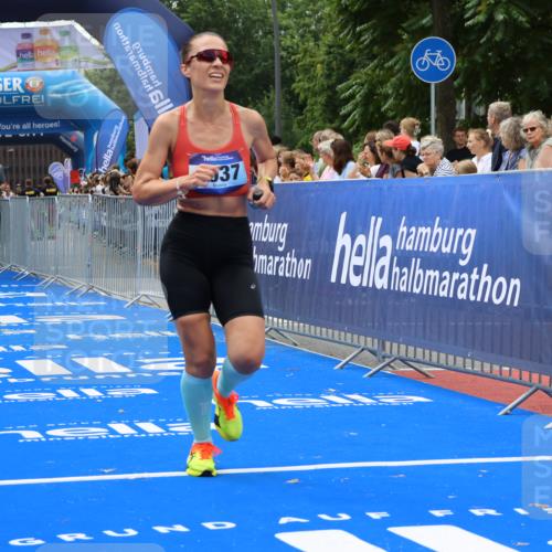 29.06.2025 - hella hamburg halbmarathon Strokosch-Dieckow http://msf.ph/oto/8446515 29.06.2025 10:39:20 Ziel 2044, 2546, 2972, 4565, 5752, 6037, 6152, 8319, 8346, 8925, 12046, 12335, 12372, 13479, 14311, 14359, 15013, 15866, 17646 meine-sportfotos.de