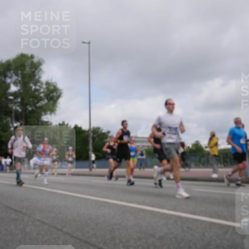 29.06.2025 - hella hamburg halbmarathon Luisa Fischer http://msf.ph/oto/8446543 29.06.2025 10:28:42 Kennedybrücke 2000, 3053, 3099, 3113, 4444, 4797, 5814, 7778, 8276, 8962 meine-sportfotos.de