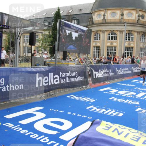 29.06.2025 - hella hamburg halbmarathon Michael Strokosch http://msf.ph/oto/8446544 29.06.2025 10:27:43 Ziel 2203, 5367, 7651, 8731, 10655, 17354, 17893, 18832 meine-sportfotos.de
