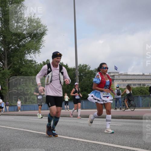 29.06.2025 - hella hamburg halbmarathon Luisa Fischer http://msf.ph/oto/8446562 29.06.2025 10:28:44 Kennedybrücke 777, 5814, 11816, 4444, 17535, 1627, 2000, 3053, 3099, 3113, 3920, 4444, 4797, 5814, 7778, 8276, 8962 meine-sportfotos.de