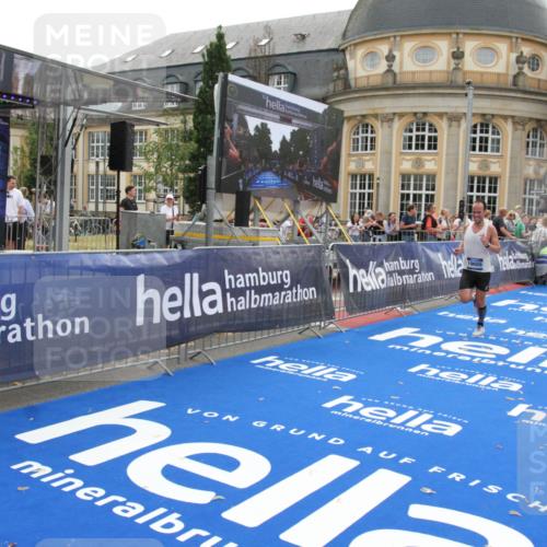 29.06.2025 - hella hamburg halbmarathon Michael Strokosch http://msf.ph/oto/8446573 29.06.2025 10:27:44 Ziel 2203, 5367, 7651, 8731, 10655, 17354, 17893, 18832 meine-sportfotos.de
