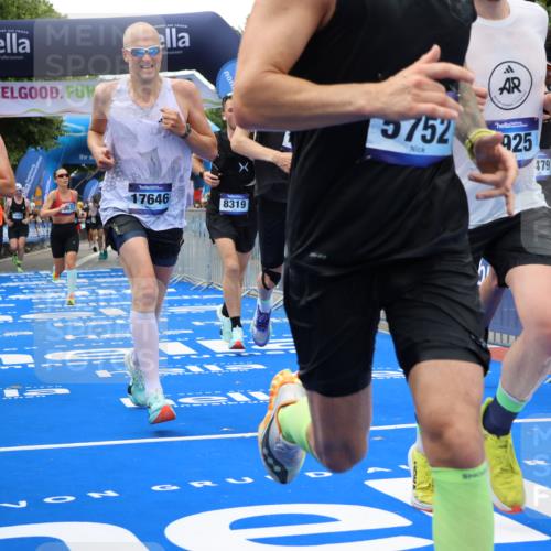 29.06.2025 - hella hamburg halbmarathon Strokosch-Dieckow http://msf.ph/oto/8446586 29.06.2025 10:39:17 Ziel 2044, 3282, 4565, 5752, 6037, 6152, 8319, 8925, 11305, 12046, 12335, 13479, 13729, 14311, 14359, 15013, 15866, 17646, 17668, 18149 meine-sportfotos.de