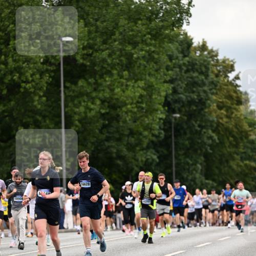 29.06.2025 - hella hamburg halbmarathon Dr. Thomas Lammeyer http://msf.ph/oto/8446593 29.06.2025 10:58:27 Kennedybrücke 1017, 1744, 1789, 1984, 2079, 2146, 2372, 2761, 3187, 3249, 3364, 4323, 4626, 4685, 4801, 4838, 5309, 5514, 5804, 5817, 5993, 6273, 6468, 6583, 6987, 7614, 8189, 8924, 9138, 9503, 9531, 9771, 10207, 11390 meine-sportfotos.de