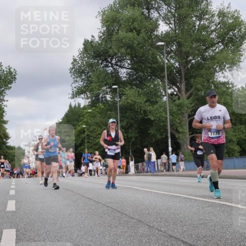 29.06.2025 - hella hamburg halbmarathon Luisa Fischer http://msf.ph/oto/8446601 29.06.2025 10:28:46 Kennedybrücke 11157, 3053, 2000, 50, 7778, 1627, 2000, 3053, 3099, 3113, 3920, 4444, 5814, 7778 meine-sportfotos.de