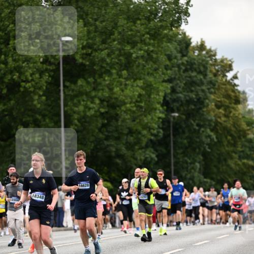 29.06.2025 - hella hamburg halbmarathon Dr. Thomas Lammeyer http://msf.ph/oto/8446606 29.06.2025 10:58:27 Kennedybrücke 1017, 1744, 1789, 1984, 2079, 2146, 2372, 2761, 3187, 3249, 3364, 4323, 4626, 4685, 4801, 4838, 5309, 5514, 5804, 5817, 5993, 6273, 6468, 6583, 6987, 7614, 8189, 8924, 9138, 9503, 9531, 9771, 10207, 11390 meine-sportfotos.de