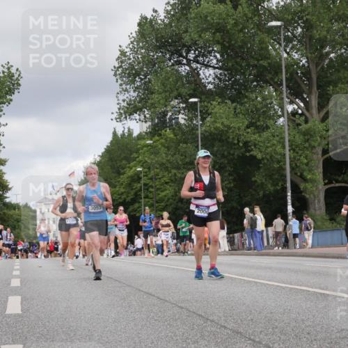 29.06.2025 - hella hamburg halbmarathon Luisa Fischer http://msf.ph/oto/8446609 29.06.2025 10:28:46 Kennedybrücke 11157, 3053, 5869, 1740, 2000, 3920, 7, 1627, 2000, 3053, 3099, 3113, 3920, 4444, 5814, 7778 meine-sportfotos.de