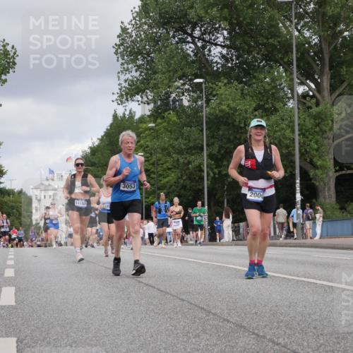 29.06.2025 - hella hamburg halbmarathon Luisa Fischer http://msf.ph/oto/8446627 29.06.2025 10:28:47 Kennedybrücke 11157, 1501, 3053, 2000, 1627, 1627, 2000, 3053, 3099, 3113, 3920, 4444, 5814, 7778 meine-sportfotos.de
