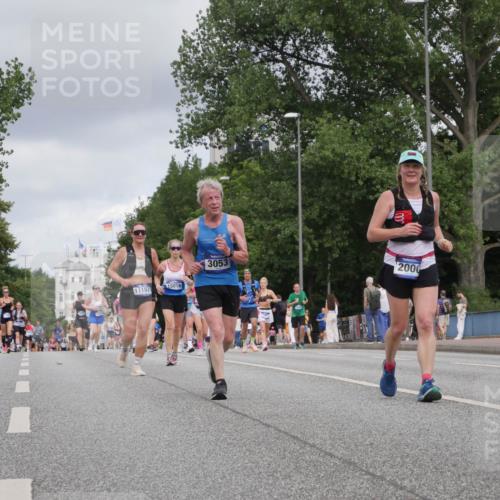 29.06.2025 - hella hamburg halbmarathon Luisa Fischer http://msf.ph/oto/8446634 29.06.2025 10:28:48 Kennedybrücke 3053, 2000, 15016, 11157, 1627, 2000, 3053, 3099, 3113, 3920, 4444, 5814, 7778 meine-sportfotos.de