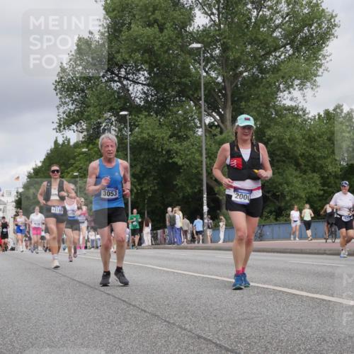29.06.2025 - hella hamburg halbmarathon Luisa Fischer http://msf.ph/oto/8446652 29.06.2025 10:28:48 Kennedybrücke 11157, 5016, 3053, 2000, 1627, 3920, 1627, 2000, 3053, 3099, 3113, 3920, 4444, 5814, 7778 meine-sportfotos.de