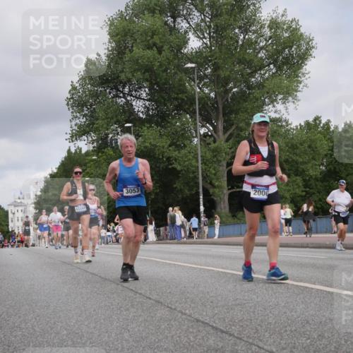 29.06.2025 - hella hamburg halbmarathon Luisa Fischer http://msf.ph/oto/8446666 29.06.2025 10:28:49 Kennedybrücke 11157, 6016, 3053, 2000, 3920, 1627, 1627, 1740, 2000, 3053, 3099, 3920, 4444, 5814, 7778 meine-sportfotos.de
