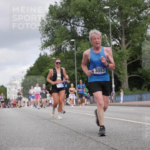 29.06.2025 - hella hamburg halbmarathon Luisa Fischer http://msf.ph/oto/8446669 29.06.2025 10:28:50 Kennedybrücke 11157, 3053, 1627, 1740, 2000, 3053, 3099, 3920, 4444, 5814, 7778 meine-sportfotos.de