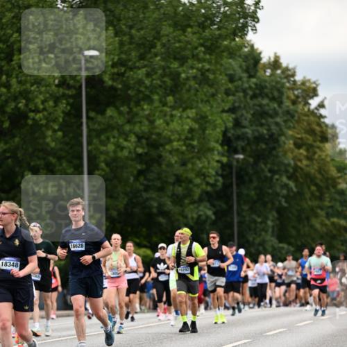 29.06.2025 - hella hamburg halbmarathon Dr. Thomas Lammeyer http://msf.ph/oto/8446675 29.06.2025 10:58:28 Kennedybrücke 1017, 1744, 1984, 2079, 2146, 2372, 2761, 3187, 3249, 3364, 4323, 4626, 4685, 4801, 4838, 5309, 5514, 5804, 5817, 5993, 6273, 6468, 6583, 6987, 7614, 8189, 8924, 9138, 9503, 9531, 9771, 10207, 11390 meine-sportfotos.de