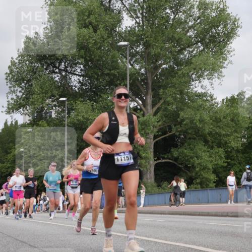 29.06.2025 - hella hamburg halbmarathon Luisa Fischer http://msf.ph/oto/8446694 29.06.2025 10:28:52 Kennedybrücke 11400, 152, 8198, 6869, 1740, 501, 11157, 1627, 1740, 2000, 3053, 3920, 4444, 6869, 8357 meine-sportfotos.de