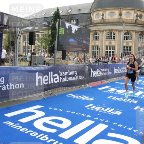 29.06.2025 - hella hamburg halbmarathon Michael Strokosch http://msf.ph/oto/8446710 29.06.2025 10:27:48 Ziel 1122, 5367, 8731, 17893 meine-sportfotos.de
