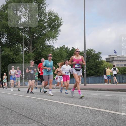 29.06.2025 - hella hamburg halbmarathon Luisa Fischer http://msf.ph/oto/8446732 29.06.2025 10:28:57 Kennedybrücke 13842, 8198, 18, 6869, 11651, 1400, 1740, 1093, 1627, 1740, 2278, 6869, 8357 meine-sportfotos.de