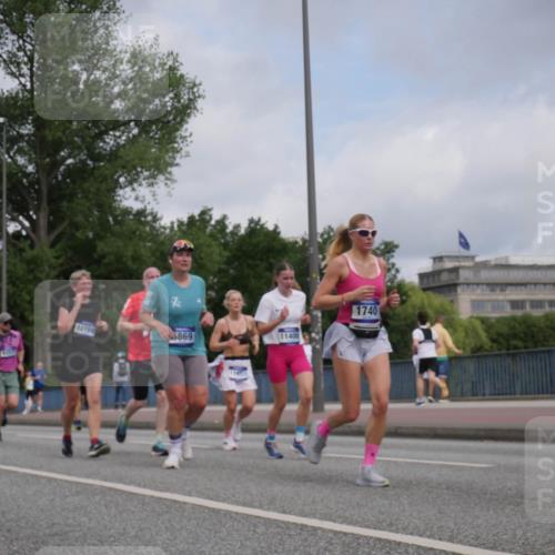 29.06.2025 - hella hamburg halbmarathon Luisa Fischer http://msf.ph/oto/8446734 29.06.2025 10:28:57 Kennedybrücke 18190, 5869, 11400, 1740, 1093, 1627, 1740, 2278, 6869, 8357 meine-sportfotos.de