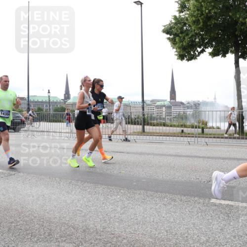 29.06.2025 - hella hamburg halbmarathon Lena Gebhardt http://msf.ph/oto/8446793 29.06.2025 10:30:10 Lombardsbrücke 65, 14304, 6735, 1097, 1547, 1694, 2302, 2699, 2901, 3443, 3573, 3613, 4580, 5063, 5322, 5350, 6598, 6616, 6626, 8388, 8792, 8941, 9095, 9937, 10162, 10880, 11376, 11444, 12227, 12305, 12349, 12350, 12504, 12537, 12688, 12710, 13031, 13418, 13810, 14304, 15266, 15938, 16182, 16601, 16604, 16735, 16769, 16864, 17529, 18046, 18385, 18503, 18671 meine-sportfotos.de