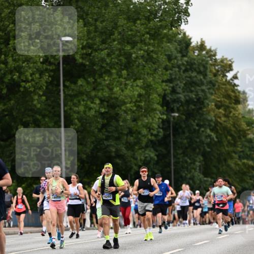 29.06.2025 - hella hamburg halbmarathon Dr. Thomas Lammeyer http://msf.ph/oto/8446809 29.06.2025 10:58:29 Kennedybrücke 1017, 1744, 1984, 2079, 2372, 2761, 3187, 3249, 3364, 4323, 4685, 4801, 4838, 5309, 5514, 5804, 5817, 5993, 6468, 6583, 6987, 7614, 8189, 8924, 9138, 9503, 9531, 9771, 10207, 11390 meine-sportfotos.de