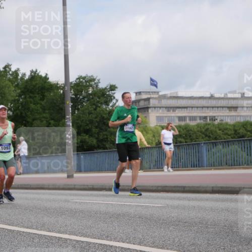 29.06.2025 - hella hamburg halbmarathon Luisa Fischer http://msf.ph/oto/8446814 29.06.2025 10:29:03 Kennedybrücke 11662, 1093, 11921, 1093, 1305, 2278, 3961, 3963, 6663, 6869, 8357 meine-sportfotos.de