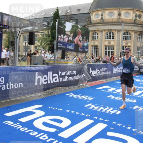 29.06.2025 - hella hamburg halbmarathon Michael Strokosch http://msf.ph/oto/8446827 29.06.2025 10:27:51 Ziel 1122, 17893 meine-sportfotos.de