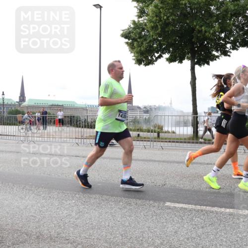 29.06.2025 - hella hamburg halbmarathon Lena Gebhardt http://msf.ph/oto/8446888 29.06.2025 10:30:11 Lombardsbrücke 1430, 1097, 1547, 1694, 2302, 2699, 2901, 3443, 3573, 3613, 4580, 5063, 5322, 6598, 6616, 6626, 8388, 8792, 8941, 9095, 10162, 10880, 11376, 11444, 12227, 12305, 12349, 12350, 12504, 12537, 12687, 12688, 12710, 13031, 13418, 13810, 14304, 15266, 15938, 16182, 16601, 16604, 16735, 16769, 16864, 17529, 18046, 18385, 18503, 18671 meine-sportfotos.de