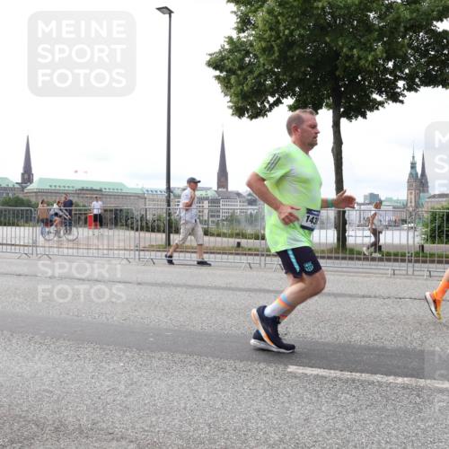 29.06.2025 - hella hamburg halbmarathon Lena Gebhardt http://msf.ph/oto/8446908 29.06.2025 10:30:11 Lombardsbrücke 6626, 143, 1097, 1547, 1694, 2302, 2699, 2901, 3443, 3573, 3613, 4580, 5063, 5322, 6598, 6616, 6626, 8388, 8792, 8941, 9095, 10162, 10880, 11376, 11444, 12227, 12305, 12349, 12350, 12504, 12537, 12687, 12688, 12710, 13031, 13418, 13810, 14304, 15266, 15938, 16182, 16601, 16604, 16735, 16769, 16864, 17529, 18046, 18385, 18503, 18671 meine-sportfotos.de