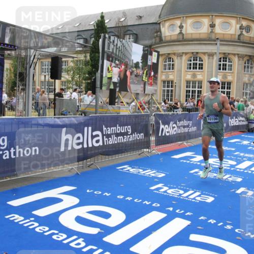 29.06.2025 - hella hamburg halbmarathon Michael Strokosch http://msf.ph/oto/8446947 29.06.2025 10:28:03 Ziel 10106, 10485, 12189, 13383, 14757, 16377, 17488 meine-sportfotos.de