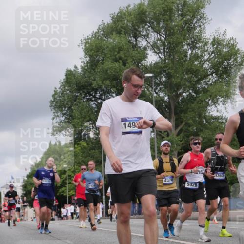 29.06.2025 - hella hamburg halbmarathon Luisa Fischer http://msf.ph/oto/8447048 29.06.2025 10:29:16 Kennedybrücke 54, 1493, 16289, 4378, 16381, 5028, 12505, 14065, 3765, 4378, 5028, 5564, 6478, 8079, 8881, 9186, 10845, 10846 meine-sportfotos.de