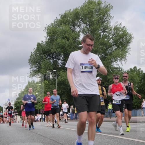 29.06.2025 - hella hamburg halbmarathon Luisa Fischer http://msf.ph/oto/8447057 29.06.2025 10:29:17 Kennedybrücke 1064, 5564, 54, 16289, 16381, 14726, 14936, 378, 5028, 2505, 3765, 3765, 4378, 5028, 5564, 6478, 8079, 8881, 9186, 10845, 10846 meine-sportfotos.de