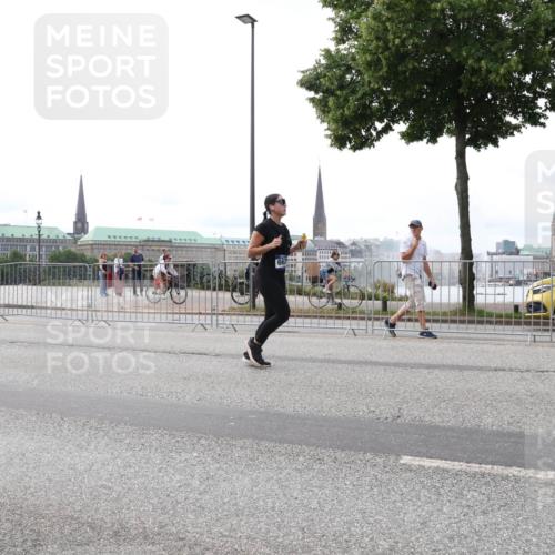 29.06.2025 - hella hamburg halbmarathon Lena Gebhardt http://msf.ph/oto/8447068 29.06.2025 10:30:13 Lombardsbrücke 16604, 1097, 1547, 1694, 2302, 2699, 2901, 3443, 3573, 3613, 4575, 4580, 4819, 5063, 5322, 6598, 6616, 6626, 8388, 8792, 8941, 9095, 10162, 10880, 11376, 12305, 12349, 12350, 12504, 12537, 12687, 12688, 12710, 13031, 13418, 13810, 14304, 14421, 15266, 15789, 15938, 16182, 16504, 16601, 16604, 16735, 16769, 16864, 17529, 18046, 18385, 18503, 18671 meine-sportfotos.de