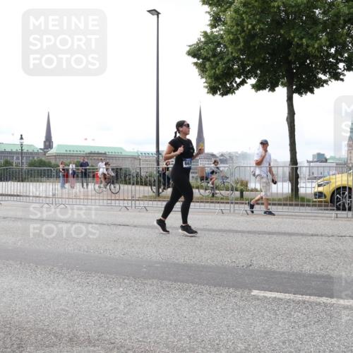 29.06.2025 - hella hamburg halbmarathon Lena Gebhardt http://msf.ph/oto/8447092 29.06.2025 10:30:13 Lombardsbrücke 16604, 1660, 662, 1097, 1547, 1694, 2302, 2699, 2901, 3443, 3573, 3613, 4575, 4580, 4819, 5063, 5322, 6598, 6616, 6626, 8388, 8792, 8941, 9095, 10162, 10880, 11376, 12305, 12349, 12350, 12504, 12537, 12687, 12688, 12710, 13031, 13418, 13810, 14304, 14421, 15266, 15789, 15938, 16182, 16504, 16601, 16604, 16735, 16769, 16864, 17529, 18046, 18385, 18503, 18671 meine-sportfotos.de