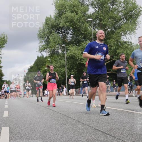 29.06.2025 - hella hamburg halbmarathon Luisa Fischer http://msf.ph/oto/8447116 29.06.2025 10:29:20 Kennedybrücke 5564, 6478, 54, 13, 11, 1638, 18516, 3765, 4378, 5028, 5564, 6478, 8079, 8881, 10219, 10845, 10846 meine-sportfotos.de