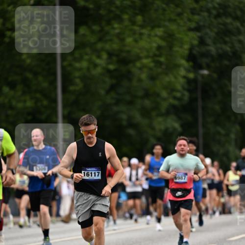 29.06.2025 - hella hamburg halbmarathon Dr. Thomas Lammeyer http://msf.ph/oto/8447128 29.06.2025 10:58:35 Kennedybrücke 1017, 1744, 2079, 2372, 2600, 2761, 3187, 3249, 3364, 4323, 4685, 4720, 4801, 4838, 5309, 5514, 5804, 5933, 5993, 6468, 6583, 6987, 7614, 7946, 7986, 8924, 9130, 9138, 9503, 9771, 10207, 11390 meine-sportfotos.de