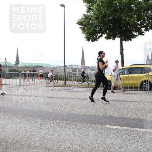 29.06.2025 - hella hamburg halbmarathon Lena Gebhardt http://msf.ph/oto/8447138 29.06.2025 10:30:14 Lombardsbrücke 1097, 1547, 1694, 2302, 2699, 2901, 3443, 3573, 3613, 4575, 4580, 4819, 5063, 5322, 6598, 6616, 6626, 8388, 8792, 8941, 9095, 10162, 10880, 11376, 12305, 12349, 12350, 12504, 12537, 12687, 12688, 12710, 13031, 13418, 14304, 14421, 15266, 15789, 15938, 16182, 16504, 16601, 16604, 16735, 16769, 16864, 17529, 18046, 18503, 18671 meine-sportfotos.de
