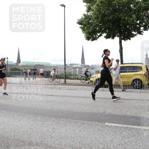 29.06.2025 - hella hamburg halbmarathon Lena Gebhardt http://msf.ph/oto/8447174 29.06.2025 10:30:14 Lombardsbrücke 1097, 1547, 1694, 2302, 2699, 2901, 3443, 3573, 3613, 4575, 4580, 4819, 5063, 5322, 6598, 6616, 6626, 8388, 8792, 8941, 9095, 10162, 10880, 11376, 12305, 12349, 12350, 12504, 12537, 12687, 12688, 12710, 13031, 13418, 14304, 14421, 15266, 15789, 15938, 16182, 16504, 16601, 16604, 16735, 16769, 16864, 17529, 18046, 18503, 18671 meine-sportfotos.de