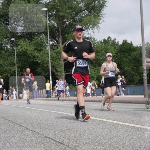 29.06.2025 - hella hamburg halbmarathon Luisa Fischer http://msf.ph/oto/8447214 29.06.2025 10:29:25 Kennedybrücke 13653, 16479, 5564, 1859, 8079, 5497, 5564, 6478, 7069, 8079, 8881, 9573, 10219, 10845, 10846 meine-sportfotos.de