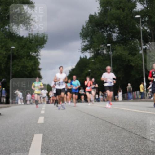 29.06.2025 - hella hamburg halbmarathon Luisa Fischer http://msf.ph/oto/8447241 29.06.2025 10:29:27 Kennedybrücke 5497, 5564, 6478, 7069, 8079, 8881, 9573, 10219, 10845, 10846 meine-sportfotos.de