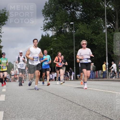 29.06.2025 - hella hamburg halbmarathon Luisa Fischer http://msf.ph/oto/8447251 29.06.2025 10:29:28 Kennedybrücke 12838, 19144, 069, 11270, 13653, 7369, 1479, 5497, 5564, 6478, 7069, 8079, 8881, 9573, 10219, 10845, 10846 meine-sportfotos.de