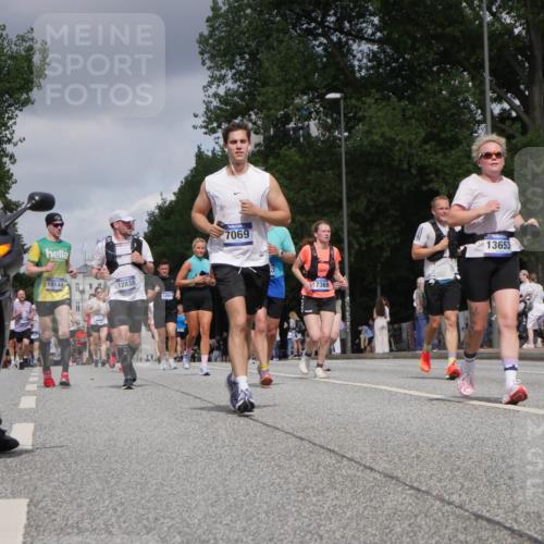 29.06.2025 - hella hamburg halbmarathon Luisa Fischer http://msf.ph/oto/8447266 29.06.2025 10:29:29 Kennedybrücke 29, 2025, 19144, 14179, 12838, 12946, 7069, 7369, 13653, 1479, 5497, 5564, 7069, 8079, 8881, 9573, 10219, 10465 meine-sportfotos.de