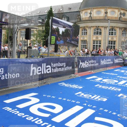 29.06.2025 - hella hamburg halbmarathon Michael Strokosch http://msf.ph/oto/8447283 29.06.2025 10:28:10 Ziel 13383, 14757, 15883 meine-sportfotos.de