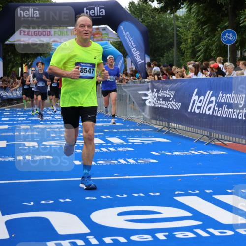 29.06.2025 - hella hamburg halbmarathon Strokosch-Dieckow http://msf.ph/oto/8447295 29.06.2025 10:39:10 Ziel 1445, 2044, 3282, 4565, 4759, 5752, 6686, 6687, 8319, 8925, 11305, 11619, 12046, 12137, 13479, 13729, 14311, 15556, 16656, 16820, 17646, 17668, 18149, 18547 meine-sportfotos.de