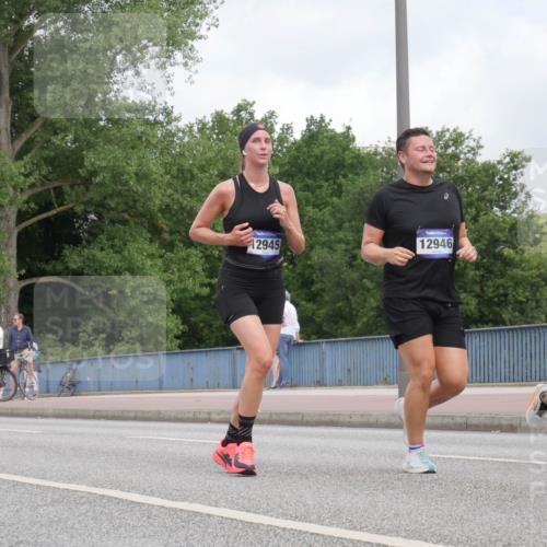 29.06.2025 - hella hamburg halbmarathon Luisa Fischer http://msf.ph/oto/8447314 29.06.2025 10:29:38 Kennedybrücke 712, 12945, 12946, 1479, 1973, 3617, 4358, 6159, 6637, 10465 meine-sportfotos.de