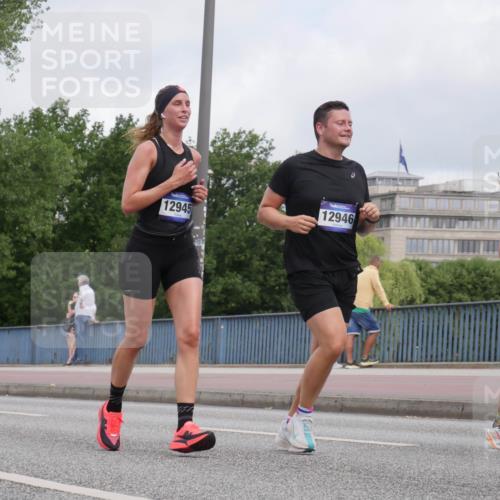 29.06.2025 - hella hamburg halbmarathon Luisa Fischer http://msf.ph/oto/8447320 29.06.2025 10:29:38 Kennedybrücke 12945, 12946, 1479, 1973, 3617, 4358, 6159, 6637, 10465 meine-sportfotos.de