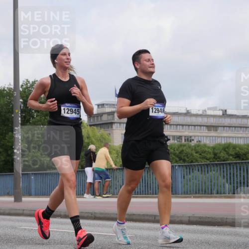 29.06.2025 - hella hamburg halbmarathon Luisa Fischer http://msf.ph/oto/8447327 29.06.2025 10:29:39 Kennedybrücke 12945, 12946, 1479, 1973, 3617, 4358, 6159, 6637, 10465 meine-sportfotos.de