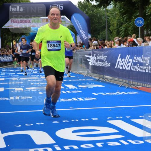 29.06.2025 - hella hamburg halbmarathon Strokosch-Dieckow http://msf.ph/oto/8447329 29.06.2025 10:39:10 Ziel 1445, 2044, 3282, 4565, 4759, 5752, 6686, 6687, 8319, 8925, 11305, 11619, 12046, 12137, 13479, 13729, 14311, 15556, 16656, 16820, 17646, 17668, 18149, 18547 meine-sportfotos.de