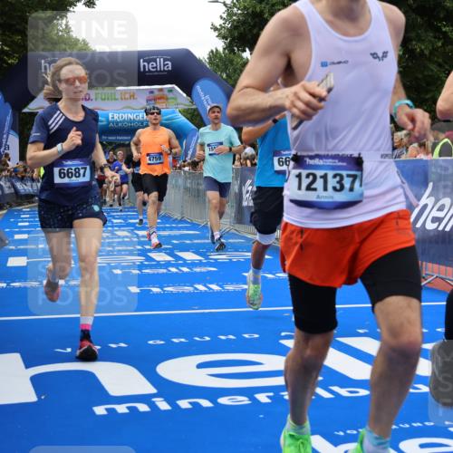 29.06.2025 - hella hamburg halbmarathon Strokosch-Dieckow http://msf.ph/oto/8447348 29.06.2025 10:39:08 Ziel 1164, 1445, 1803, 2044, 2262, 3282, 4565, 4759, 5752, 6686, 6687, 8925, 11305, 11619, 12046, 12137, 13729, 14311, 15556, 16656, 16820, 17668, 18149, 18547 meine-sportfotos.de