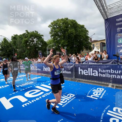 29.06.2025 - hella hamburg halbmarathon Zöllner http://msf.ph/oto/8447353 29.06.2025 10:58:03 Ziel 1200, 2025, 3093, 3141, 3575, 4579, 6531, 6892, 7159, 7189, 8089, 10036, 11394, 11832, 12378, 12773, 13465, 14881, 15090, 15349, 15527, 18762 meine-sportfotos.de