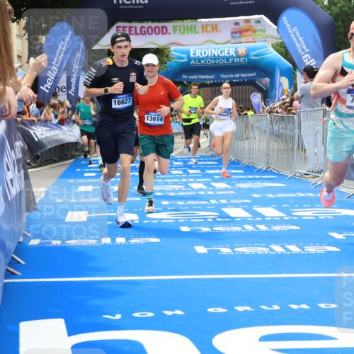 29.06.2025 - hella hamburg halbmarathon Strokosch-Dieckow http://msf.ph/oto/8447377 29.06.2025 10:49:02 Ziel 1381, 1452, 2260, 3213, 3985, 4832, 4847, 4890, 6389, 7297, 8302, 8821, 8889, 9695, 10184, 12534, 13183, 13614, 13688, 16414, 16627, 17173, 17632, 18598, 18842 meine-sportfotos.de
