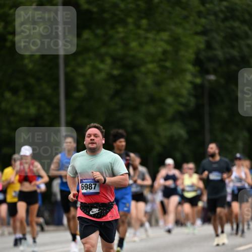 29.06.2025 - hella hamburg halbmarathon Dr. Thomas Lammeyer http://msf.ph/oto/8447422 29.06.2025 10:58:39 Kennedybrücke 2372, 2600, 2761, 3187, 3249, 3364, 4039, 4323, 4685, 4720, 4838, 5309, 5856, 5933, 6468, 6583, 6987, 7614, 7670, 7946, 7986, 9130, 9138, 9503, 9771, 10207, 11354 meine-sportfotos.de