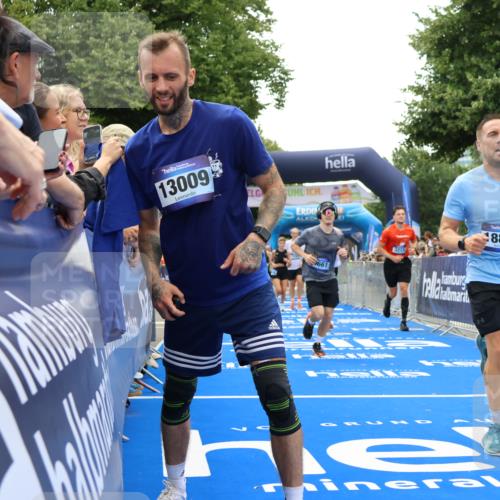 29.06.2025 - hella hamburg halbmarathon Strokosch-Dieckow http://msf.ph/oto/8447426 29.06.2025 10:48:53 Ziel 1381, 1452, 1884, 1892, 2260, 3213, 3985, 7067, 8821, 8889, 9482, 9661, 9695, 11519, 12421, 12534, 13009, 13183, 13688, 13976, 15309, 16653, 17007, 18873 meine-sportfotos.de